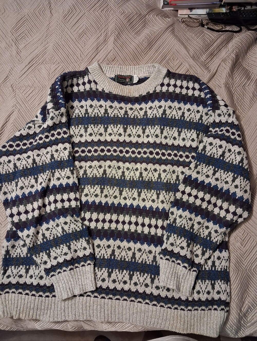 Classic Patterned Crewneck Sweater in Cream and Blue